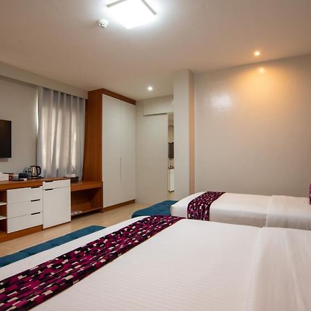 Davao City The Madeline Boutique Hotel & Suites מראה חיצוני תמונה